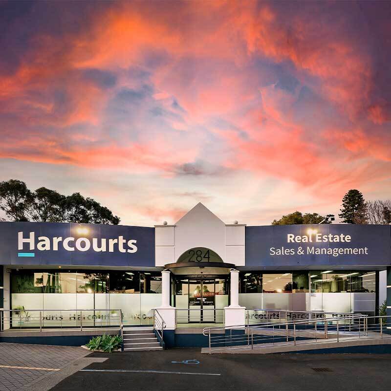 Paul Wright Hands Over the Keys to Harcourts: Enter the House of Green Paul Wright Hands Over the Keys to Harcourts: Enter the House of Green