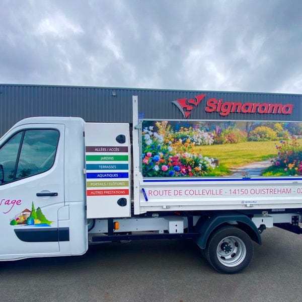 Marquage personnalisé sur camion benne