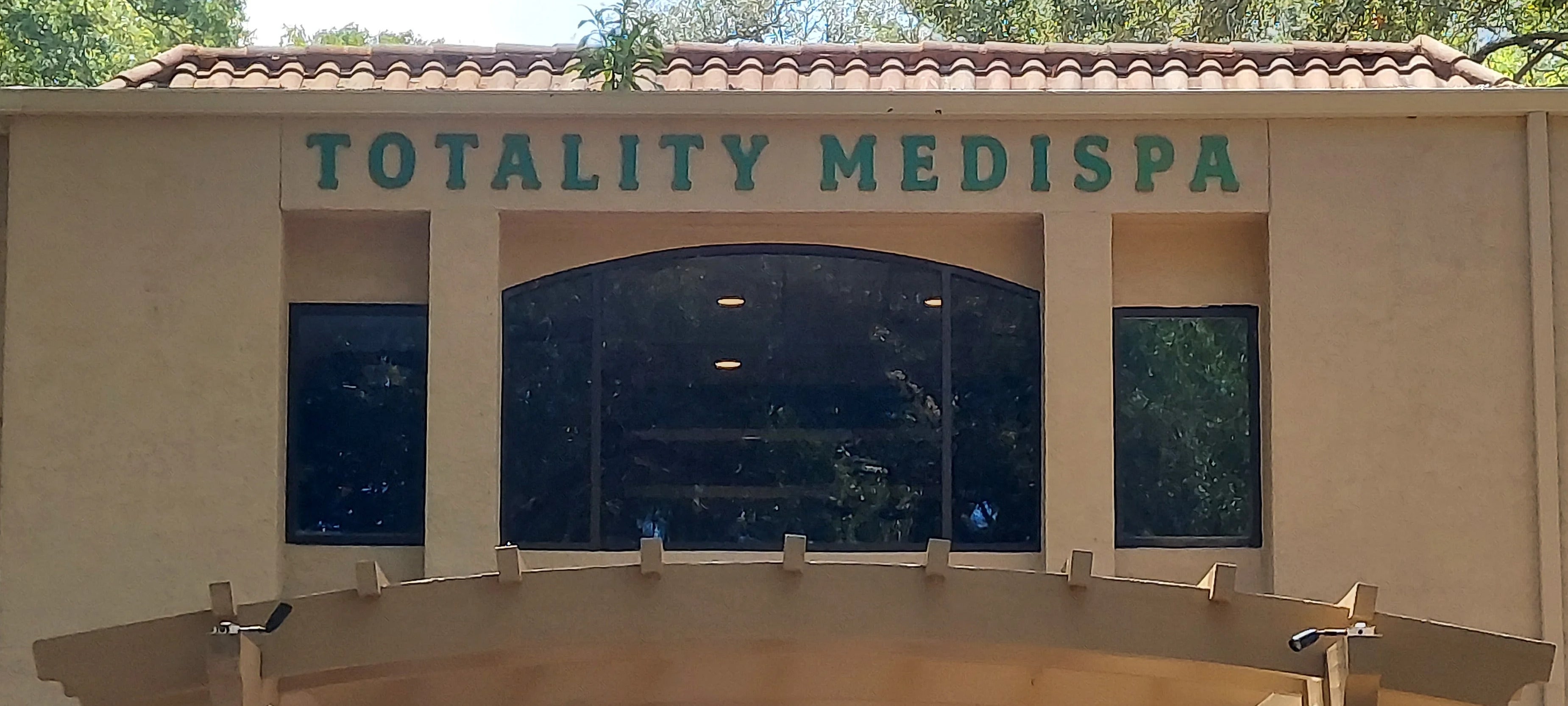 Building & Commercial Signs