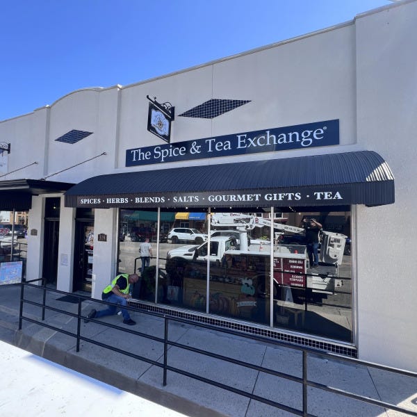 7590 Storefront Signage