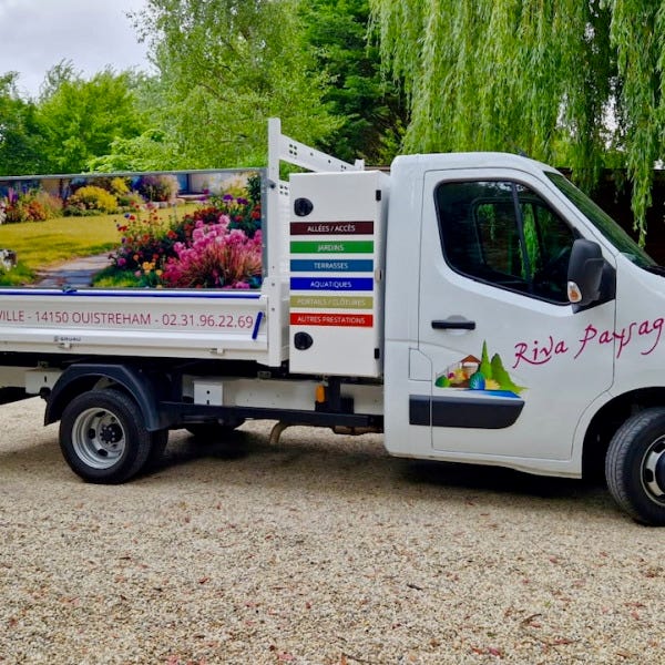 Marquage personnalisé sur camion et véhicule professionnel