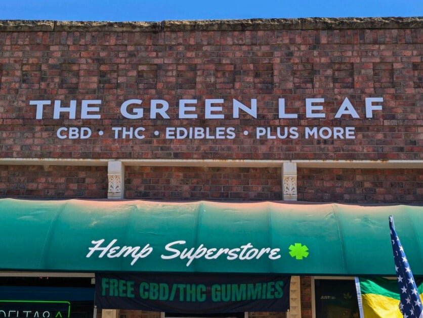 Simple. Sleek. Effective: Storefront Signs That Speak for Themselves