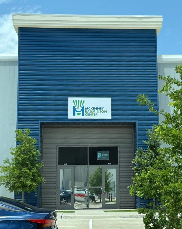 Simple. Sleek. Effective: Storefront Signs That Speak for Themselves
