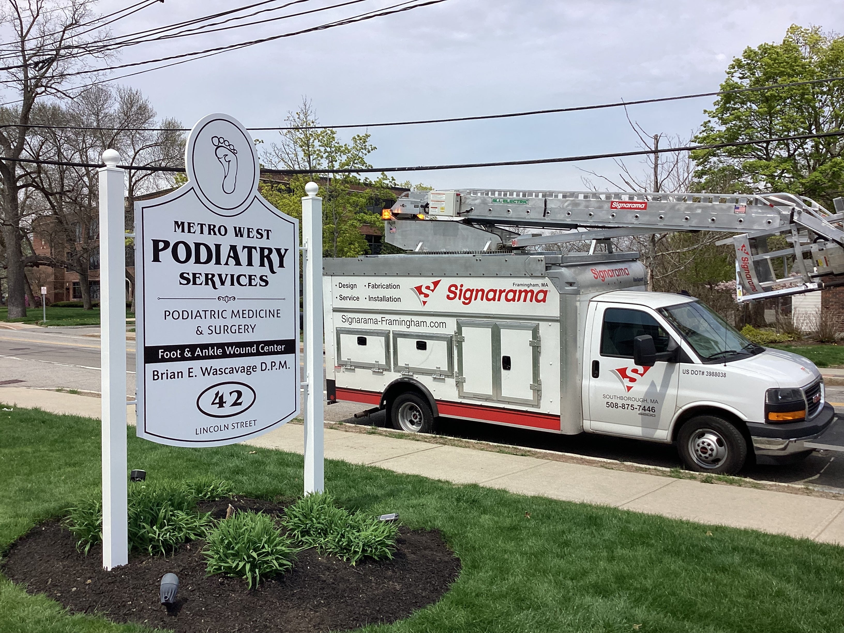 Custom Outdoor Signs for Business