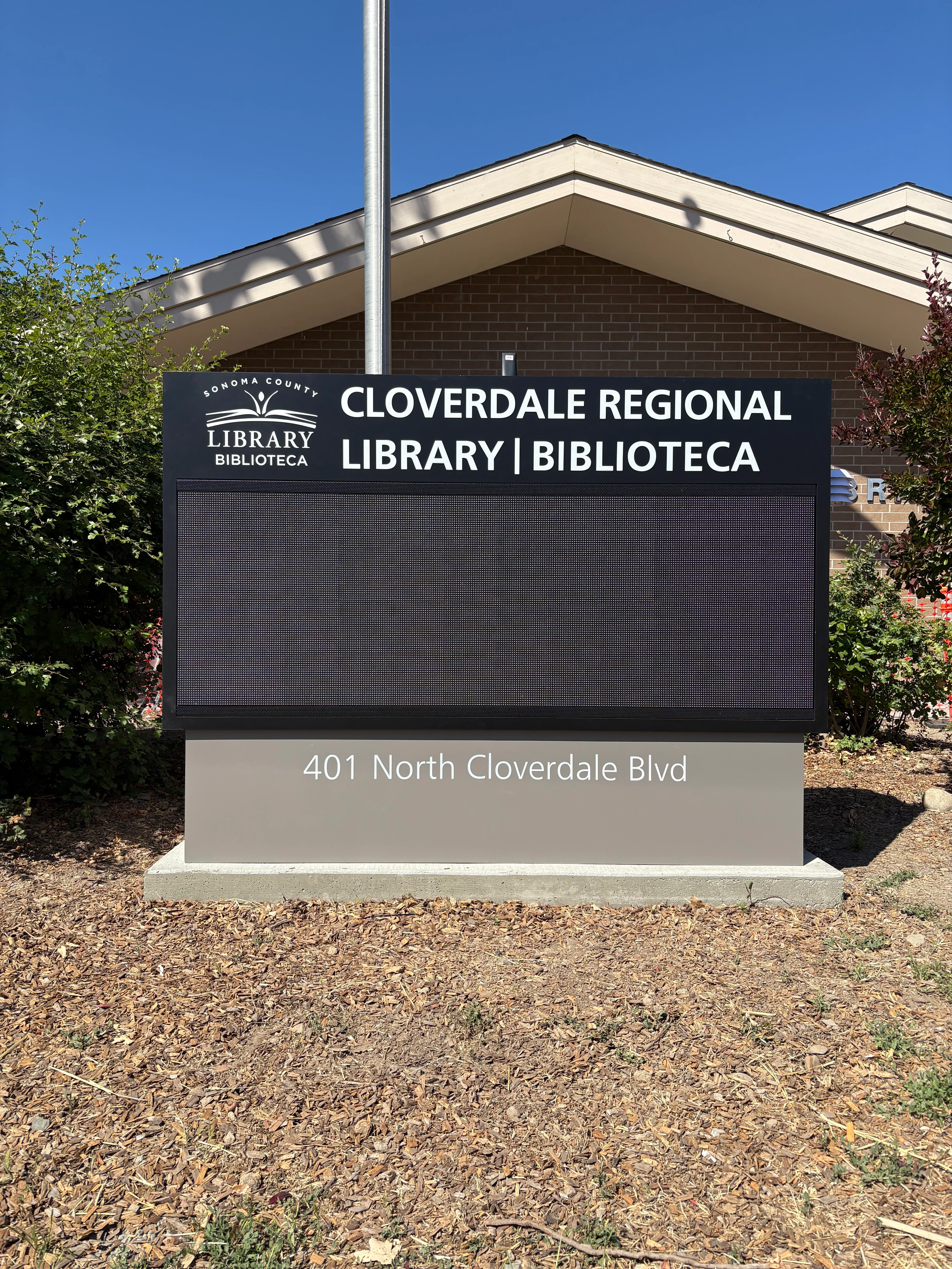 Freestanding & Standalone Signs