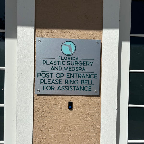 FL Plastic Surgery & Medspa building sign