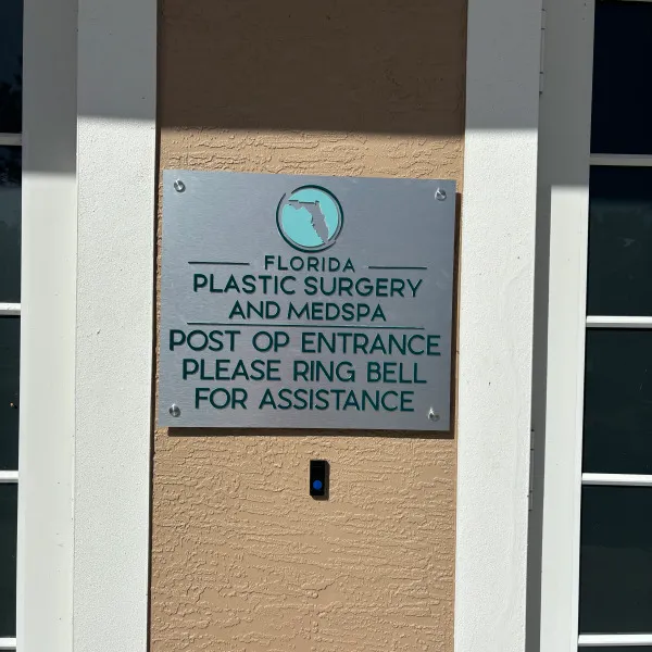 FL Plastic Surgery & Medspa building sign