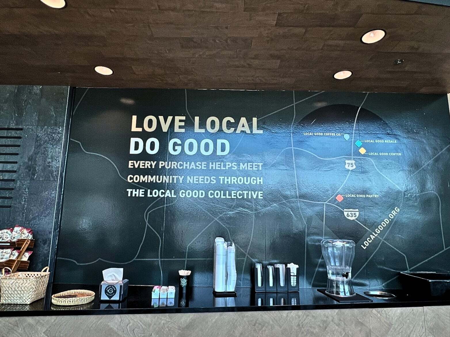 10 Restaurant Sign Ideas That Attract More Customers and Elevate Your Brand