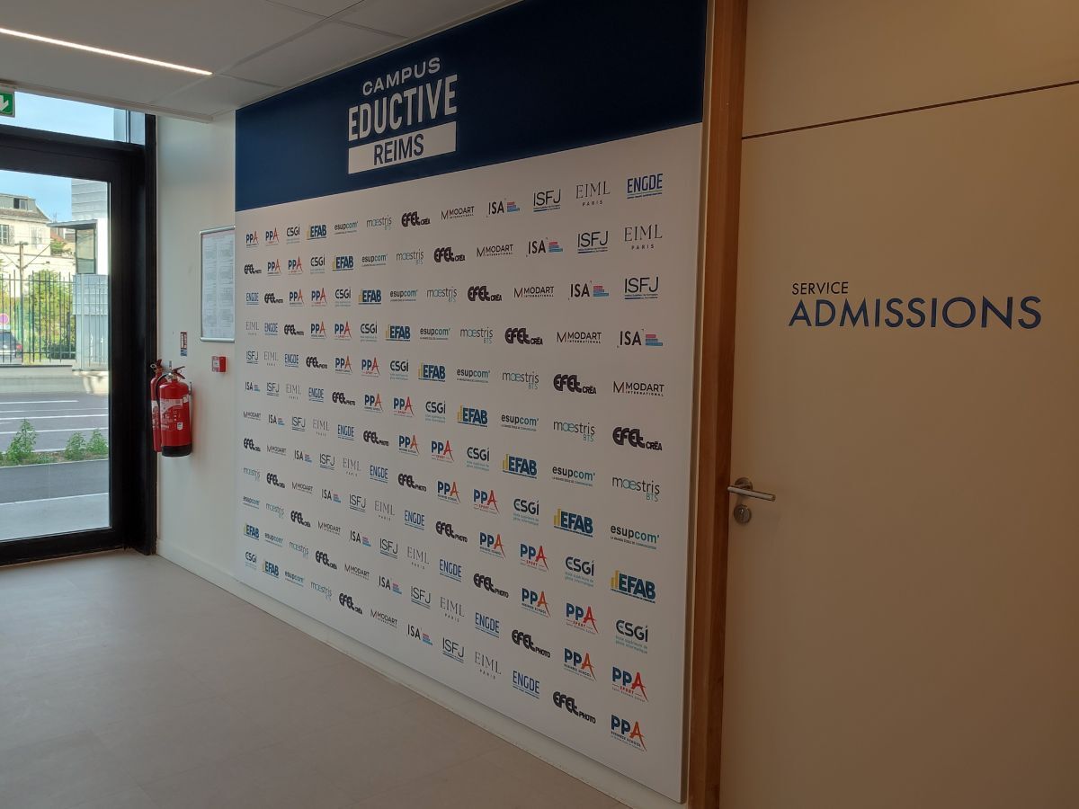 Signalétique intérieure pour écoles et campus