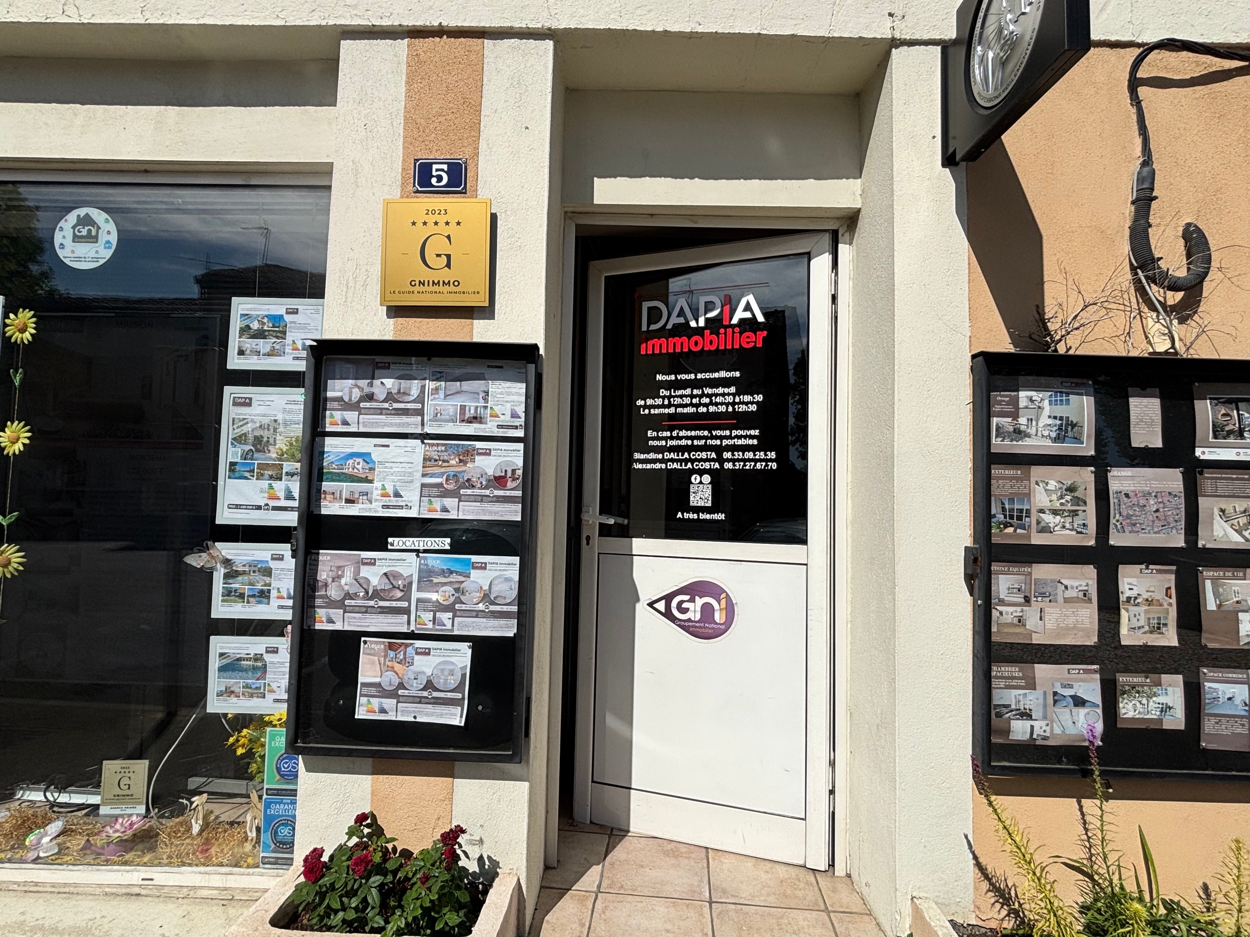 Une vitrophanie sur mesure pour Dapia Immobilier