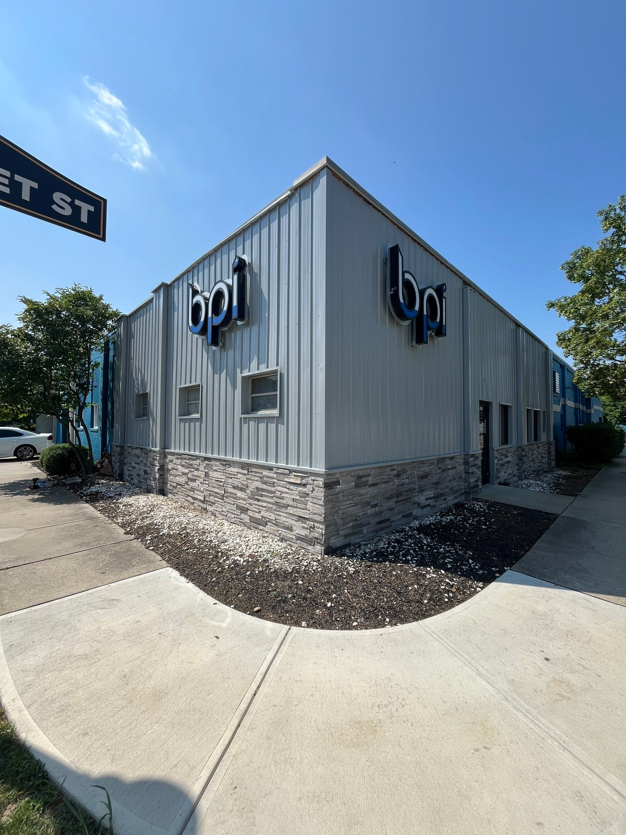 Building & Commercial Signs