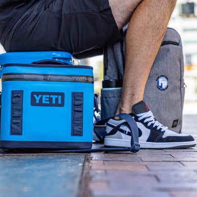 https://cdn.gorilladash.com/images/media/17366221/fully-promoted-usa-mm-0625-your-logo-here-backpack-3-square-6864109c6237e.jpg?auto=webp&crop=1%3A1%2Csmart&width=400