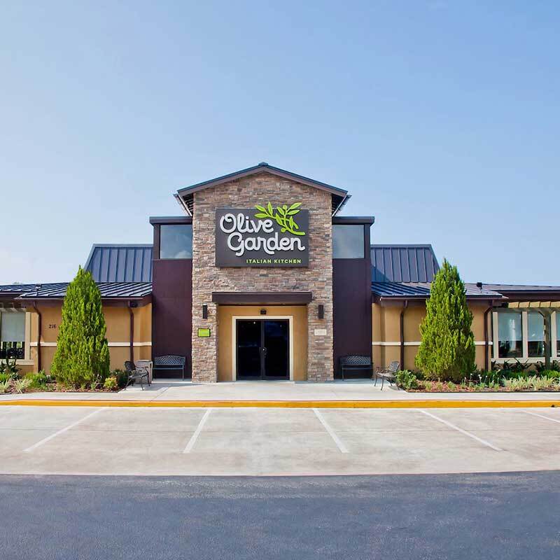 Olive Garden Takes Pool Parties to the Next Level with Pasta Floats Olive Garden Takes Pool Parties to the Next Level with Pasta Floats