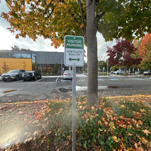 Why High-Quality Navigational Signage Matters for Property and Facility Managers