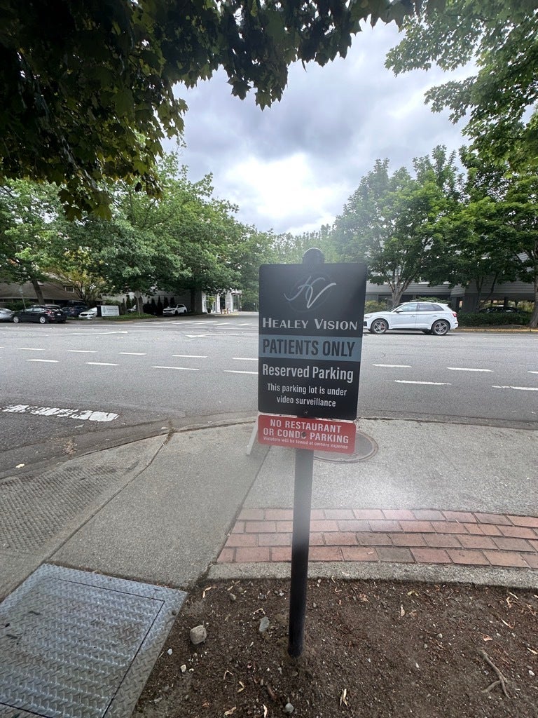 Why High-Quality Navigational Signage Matters for Property and Facility Managers