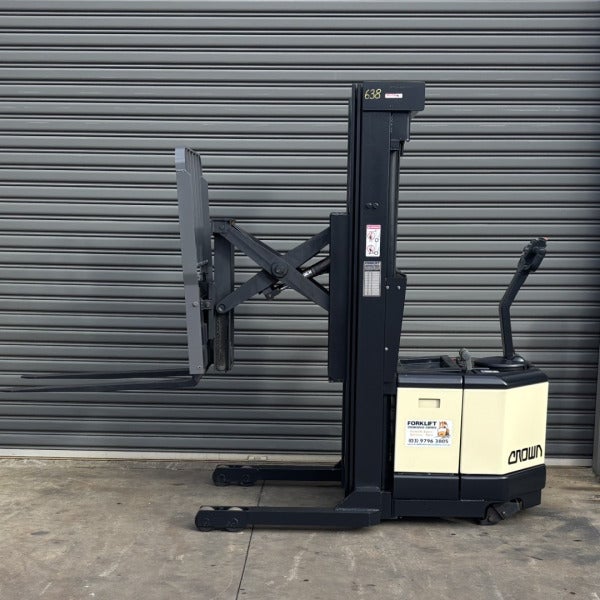 Used Crown Electric Walkie Reach #638