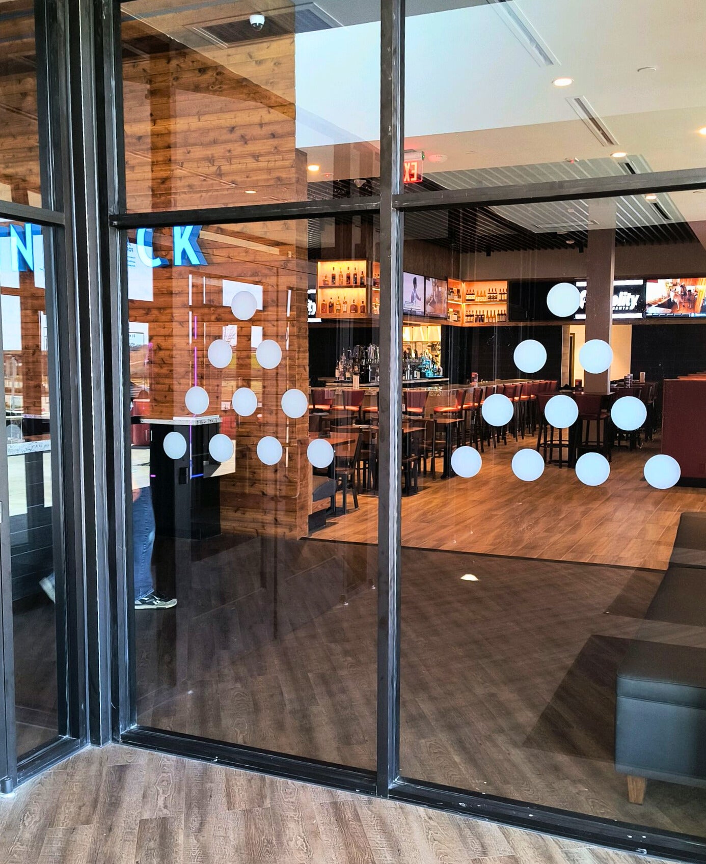 Signage Solutions for Entertainment Venues – Our Work with Pinstack