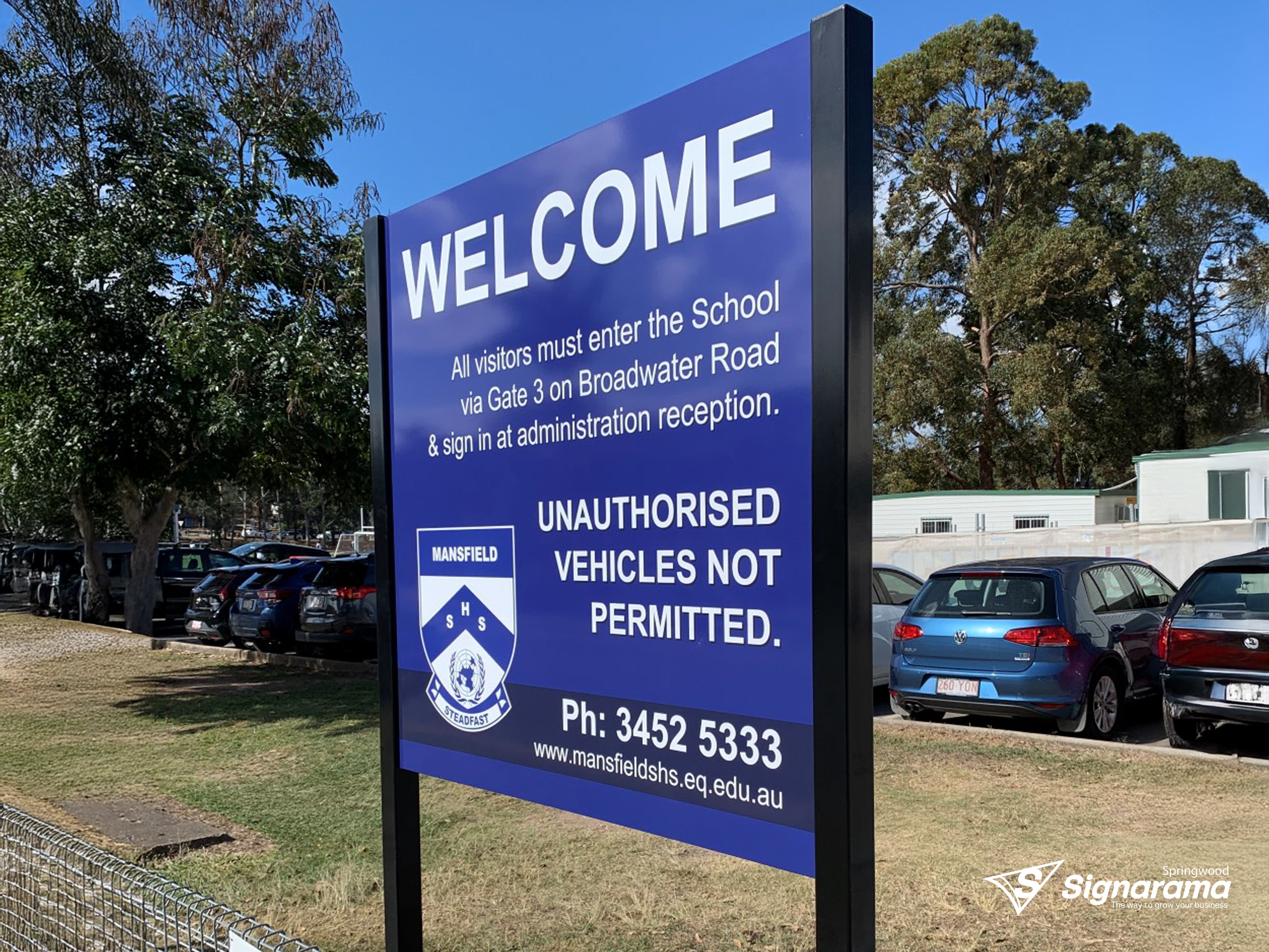 Mansfield SHS – post and panel signage