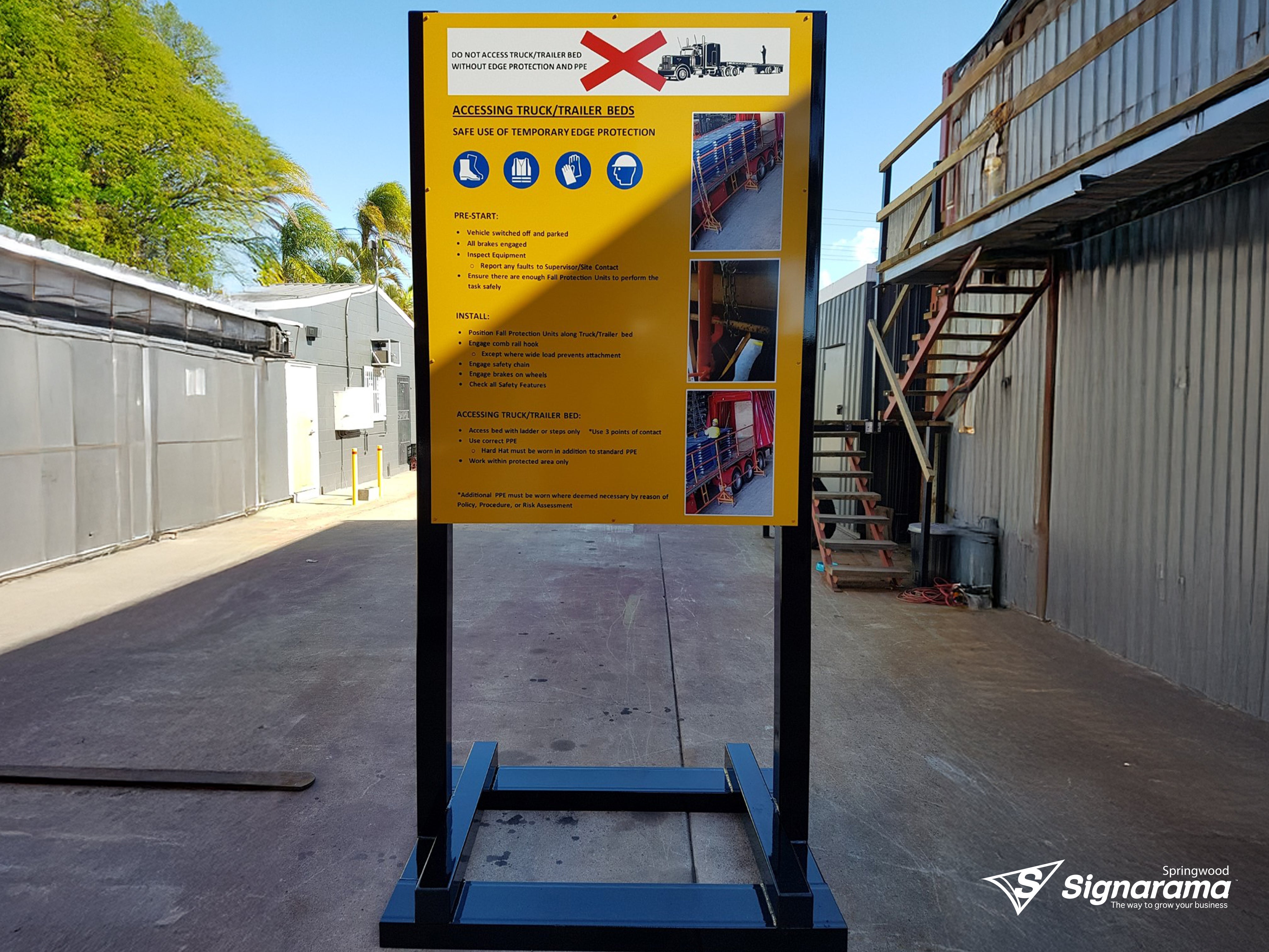 Vulcan Forklift – post and panel signage