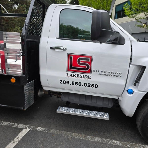 Vehicle Graphics for Business: Turn Your Fleet Into a Powerful Marketing Tool