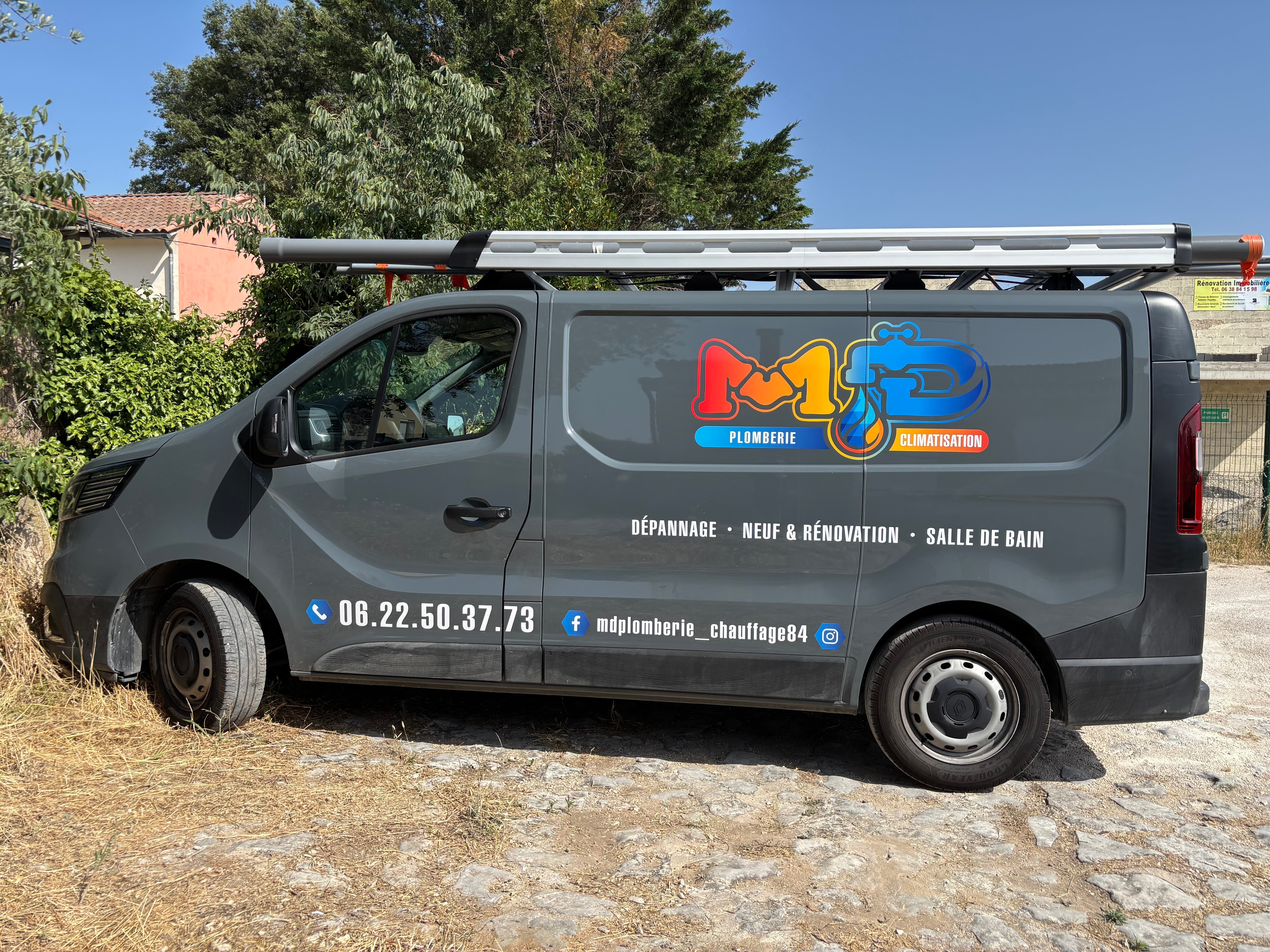 Un marquage véhicule percutant pour MD Plomberie