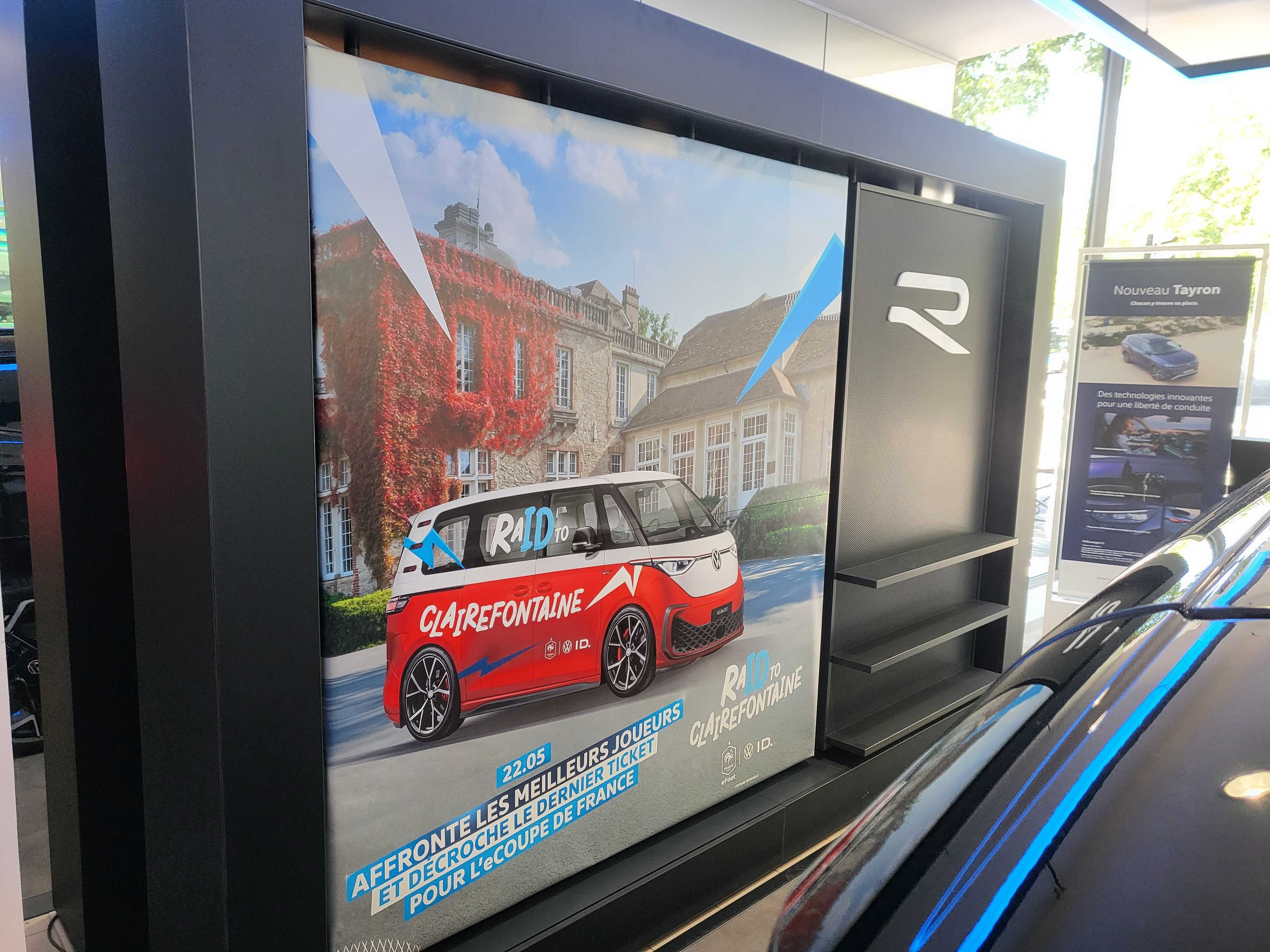 Signarama Issy-les-Moulineaux habille le Raid to Clairefontaine pour SPORTFIVE et Volkswagen