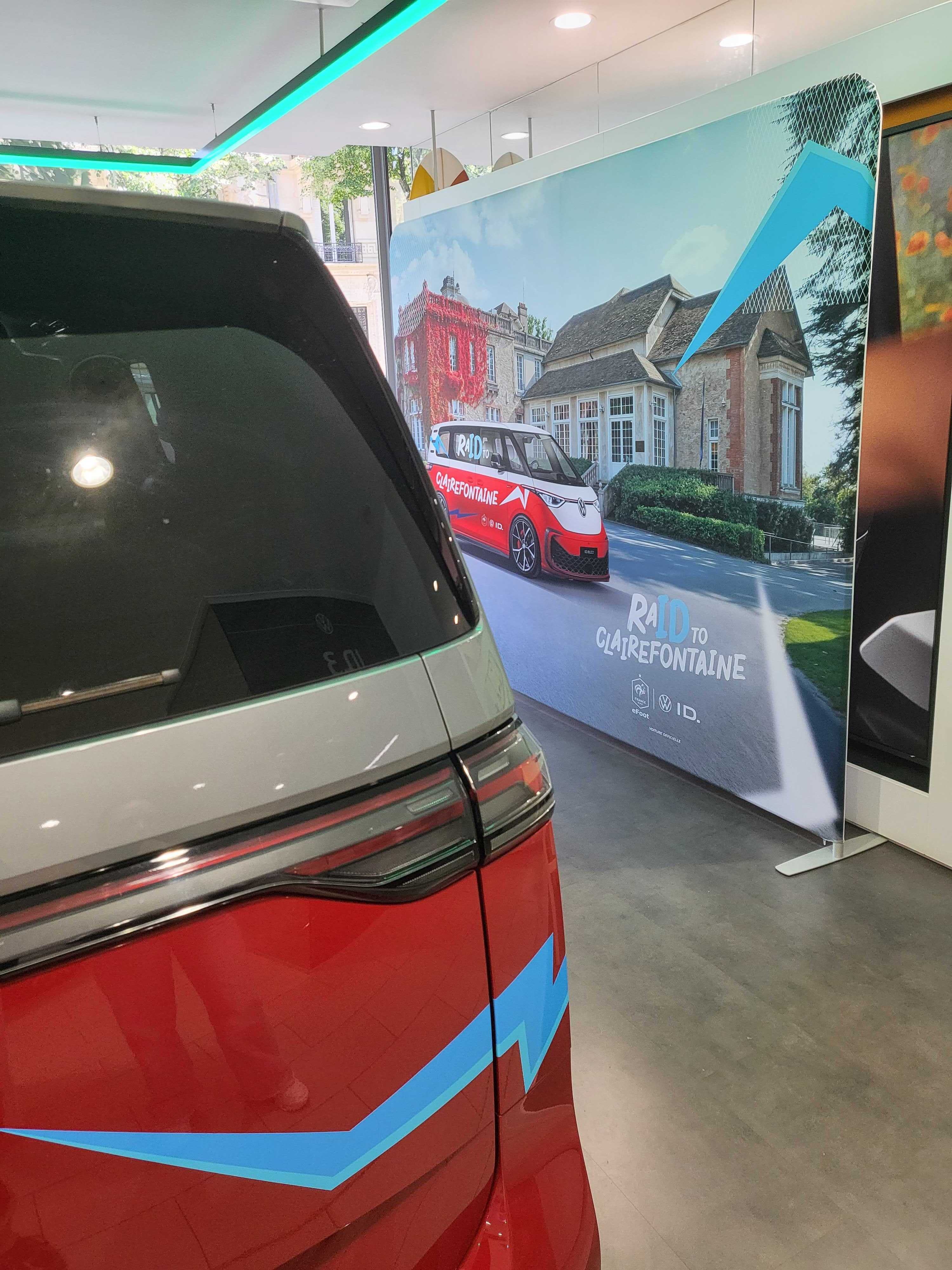 Signarama Issy-les-Moulineaux habille le Raid to Clairefontaine pour SPORTFIVE et Volkswagen