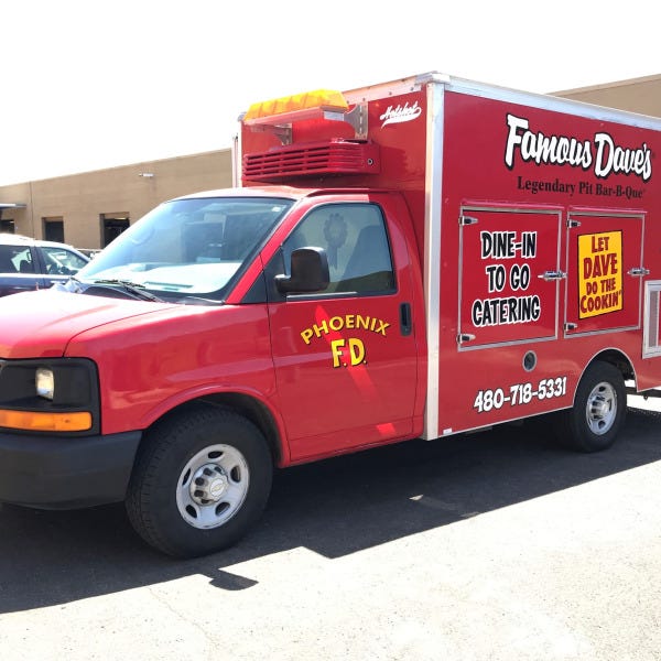 signarama-usa-famous-daves-1-6033ea0a1c553