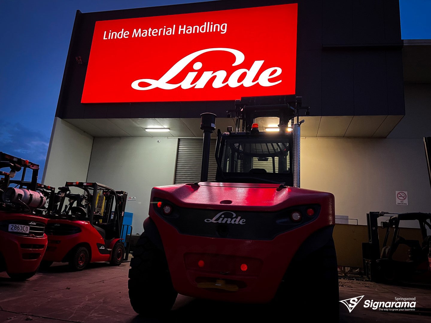 Linde – lightbox signage