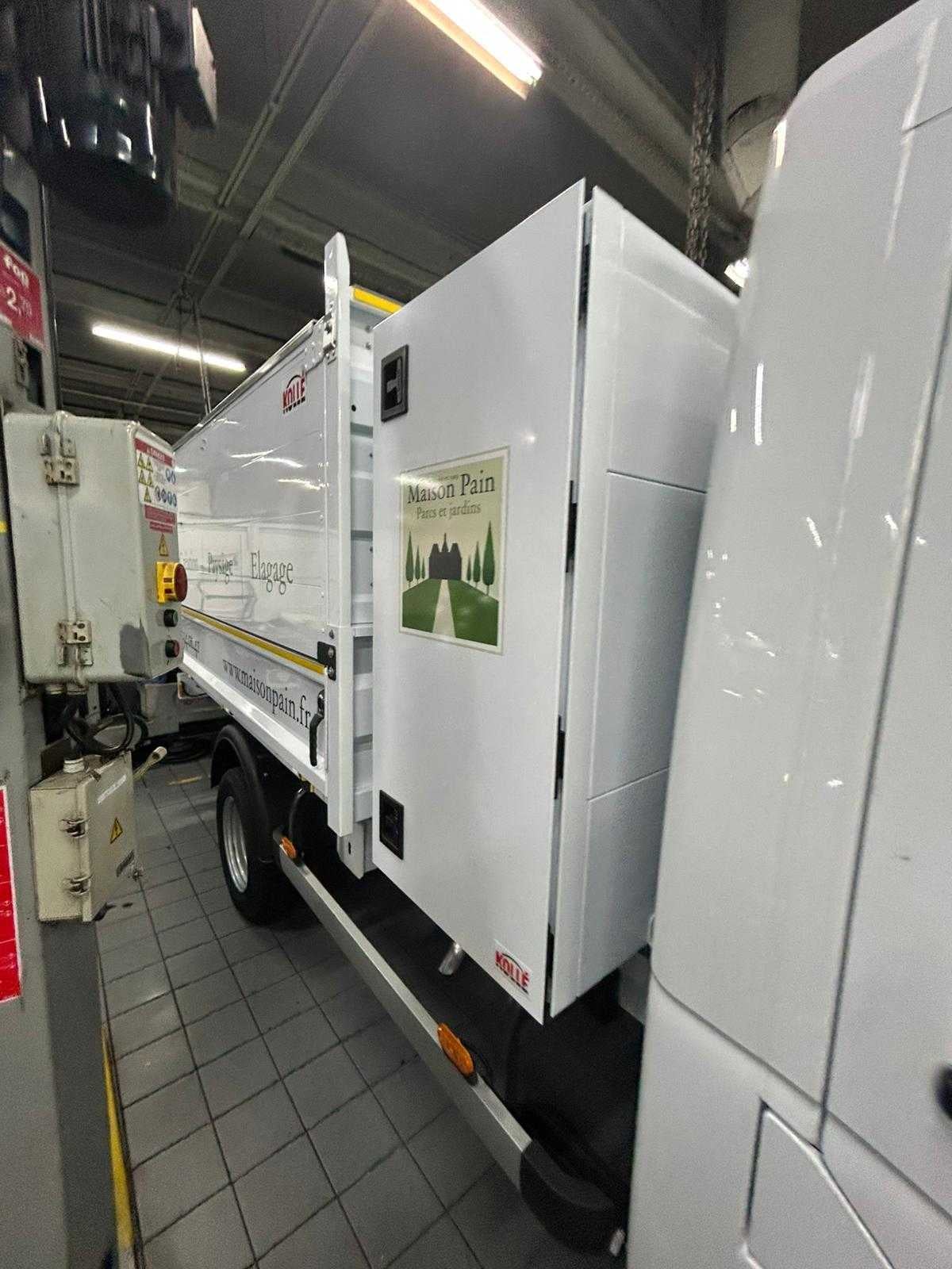 Flocage sur mesure pour le camion de Maison Pain