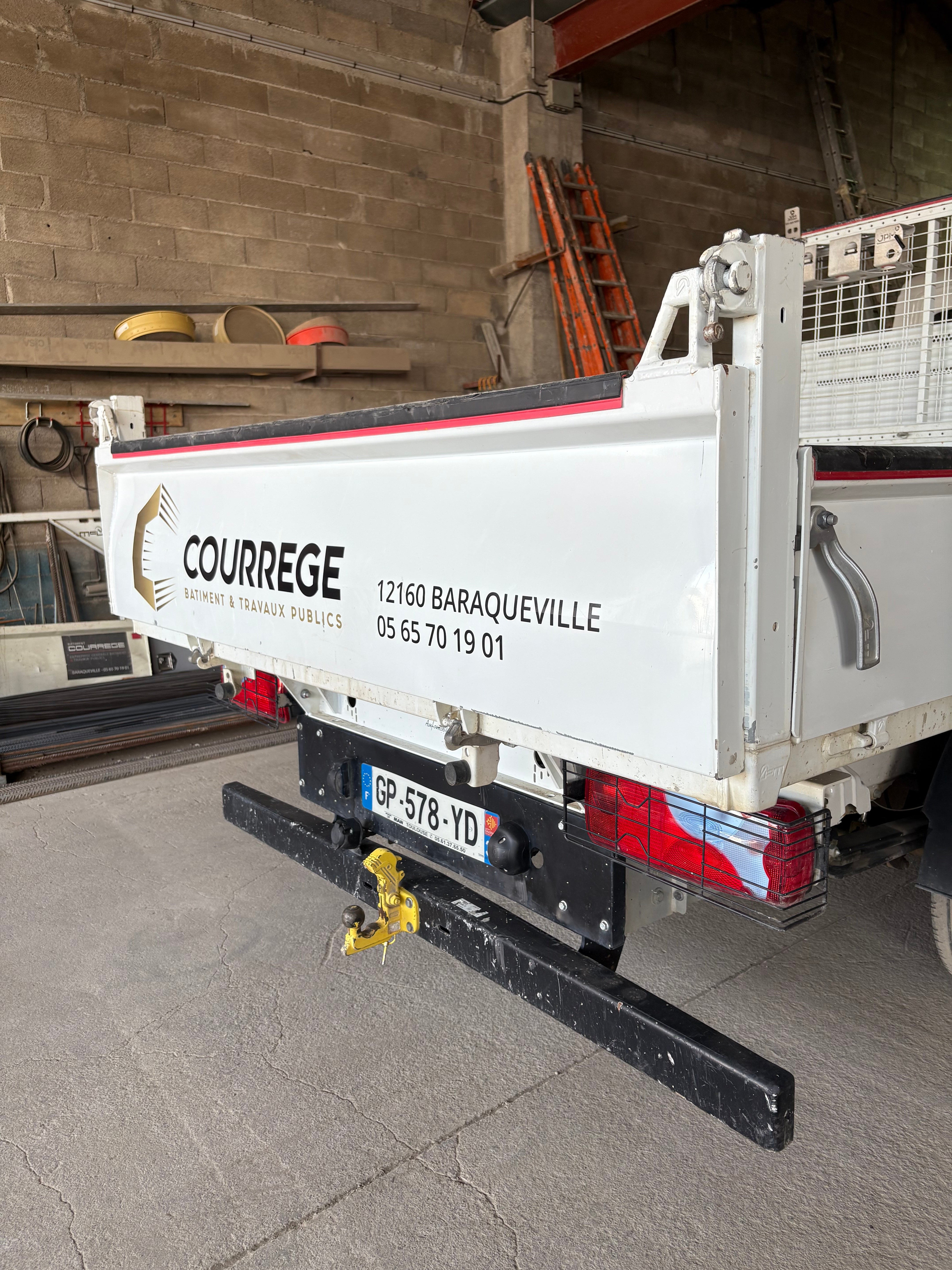 Marquage véhicule du parc automobile Courrège