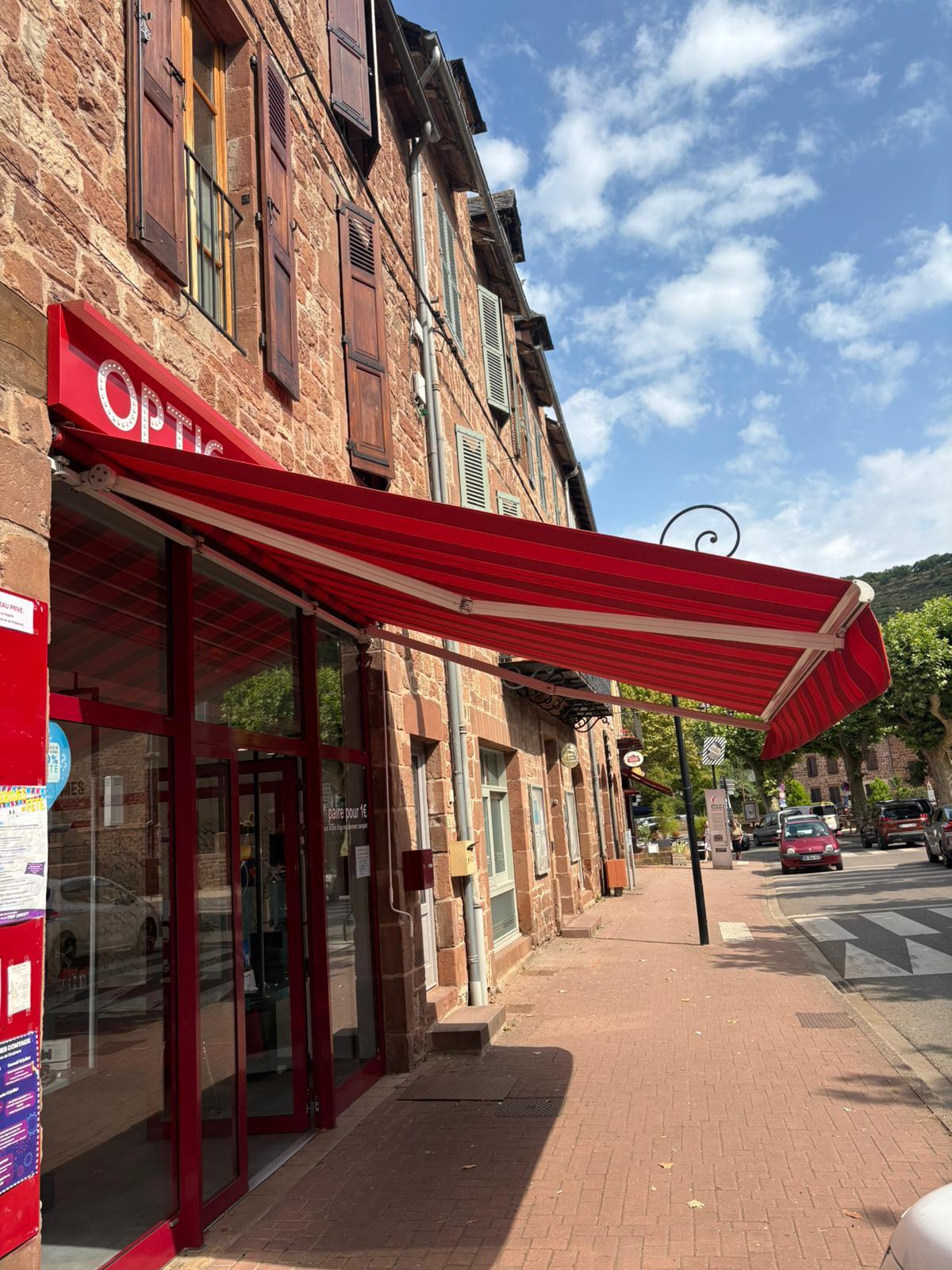Changement du store d'Optic du Vallon