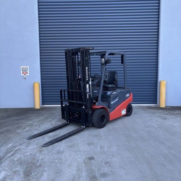 Used Toyota Electric Forklift #W300