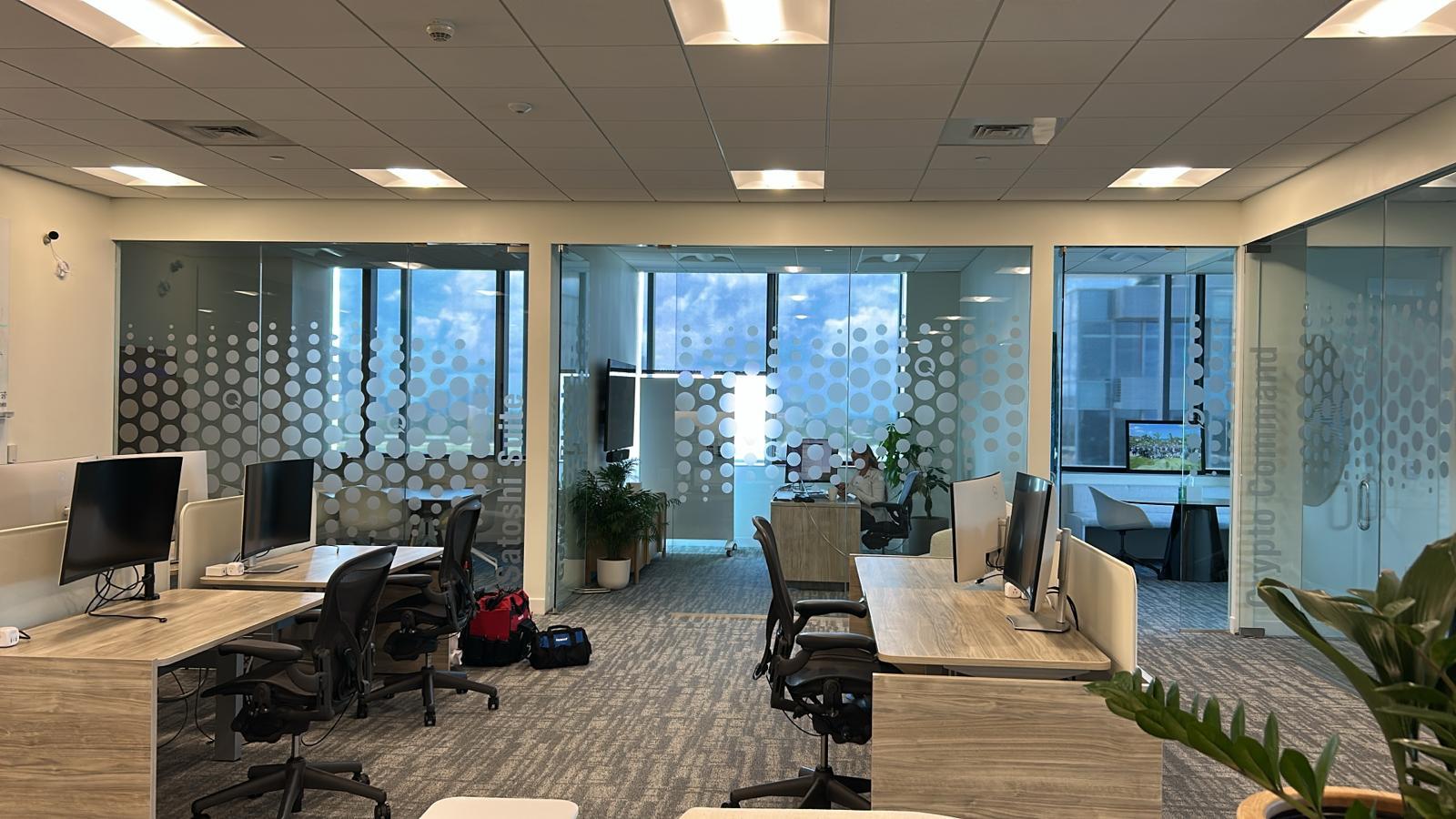 Quicknode - Frosted Office Graphics