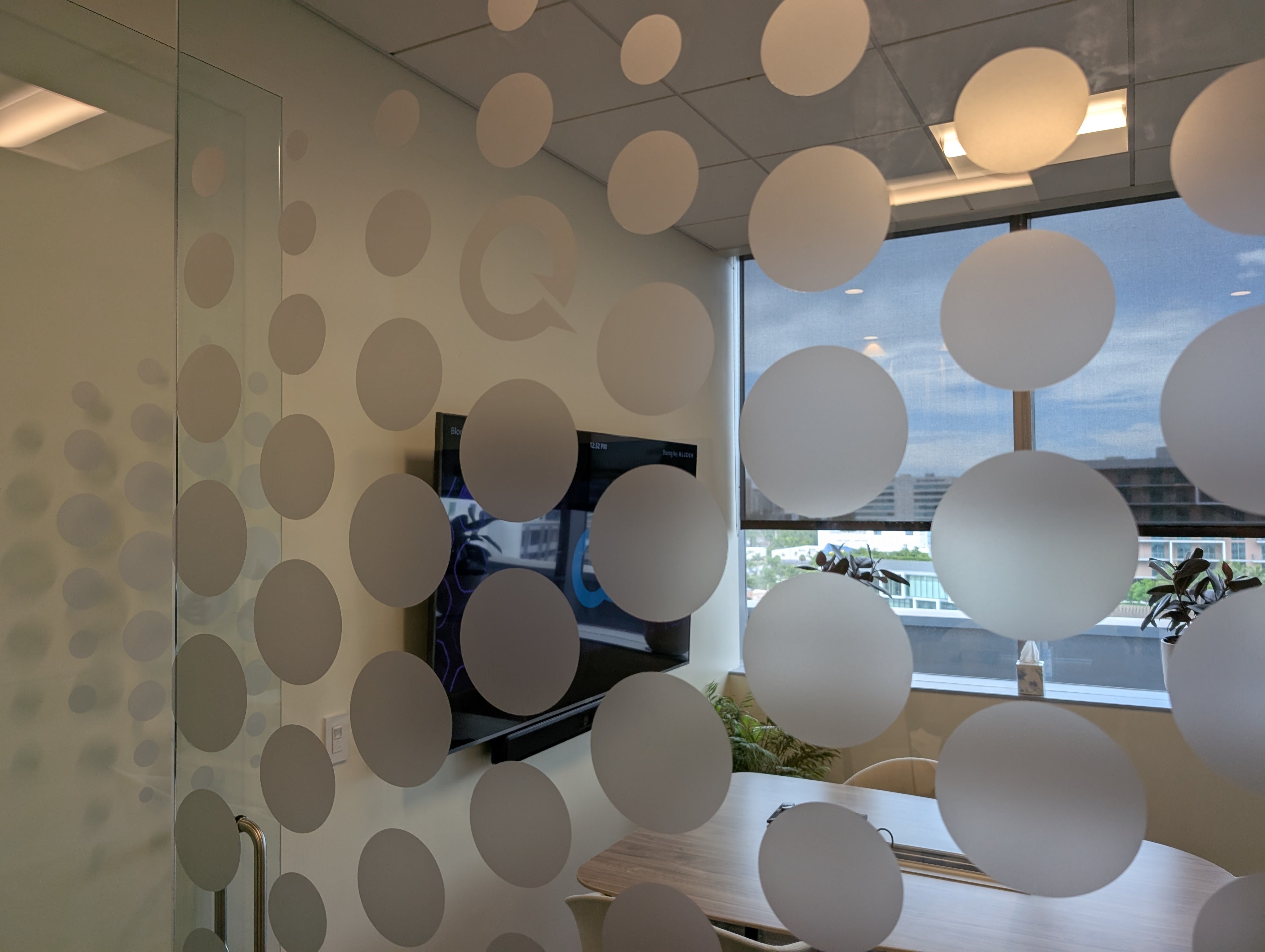 Quicknode - Frosted Office Graphics