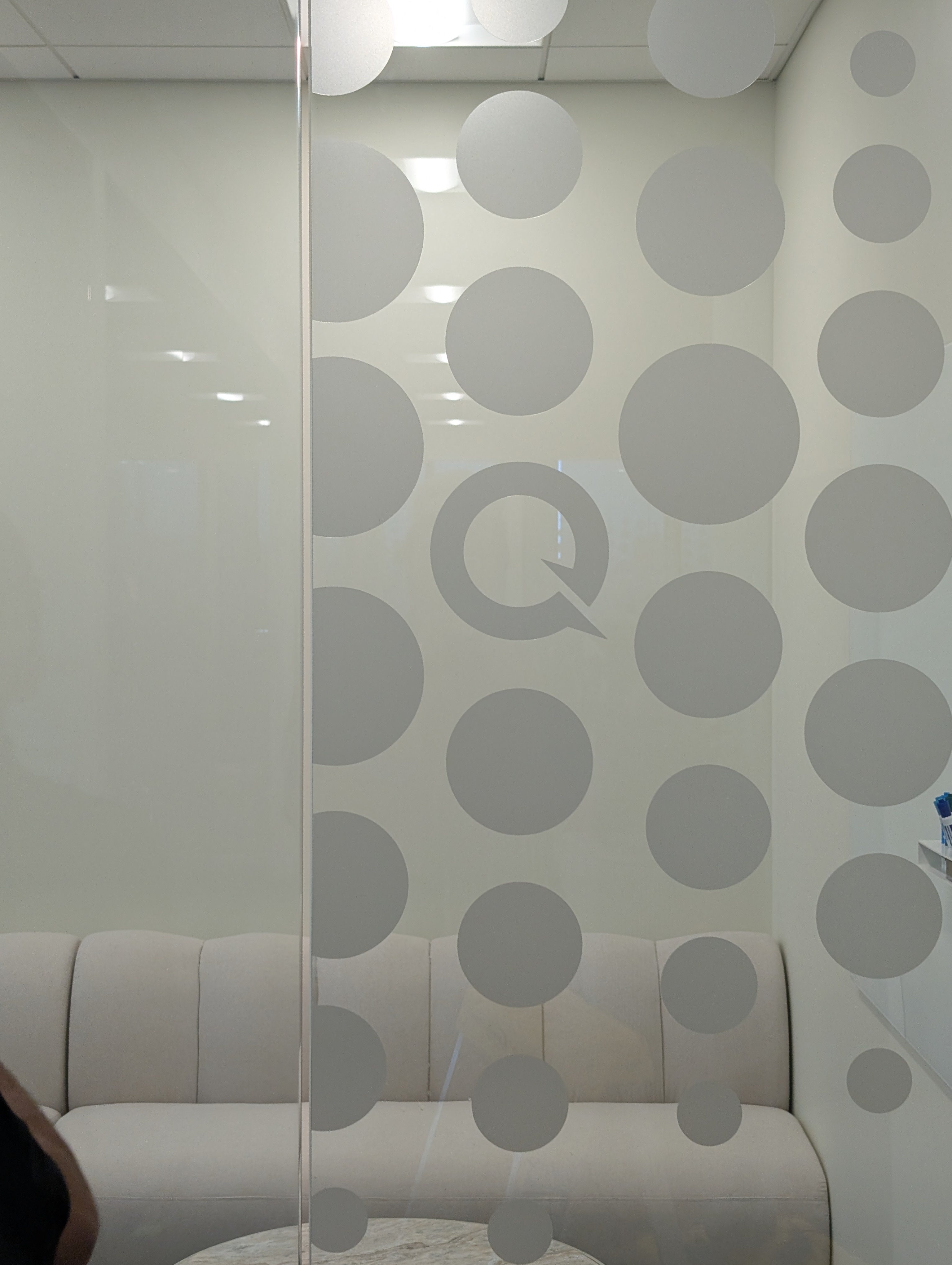Quicknode - Frosted Office Graphics