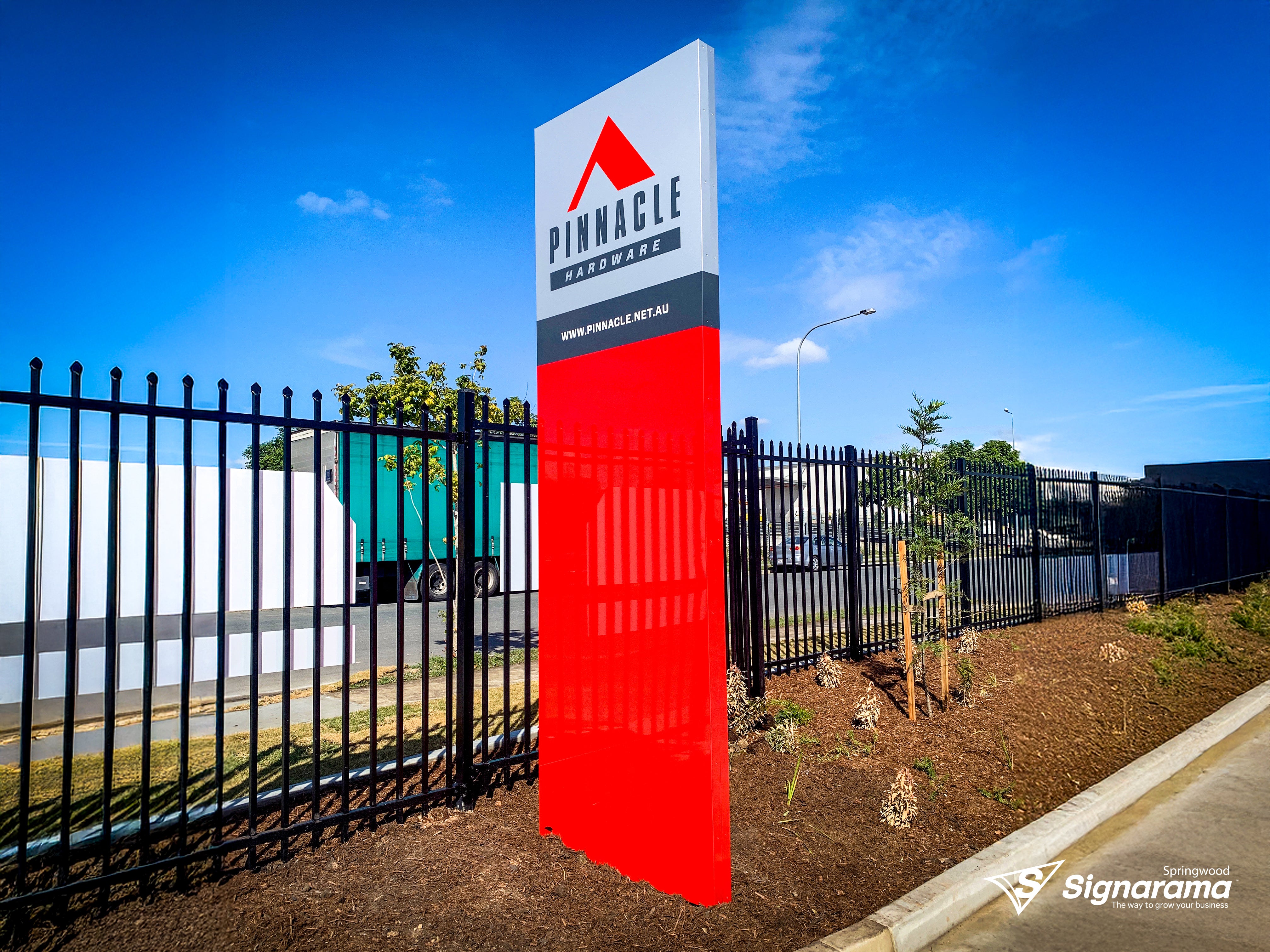 Pinnacle – pylon signage