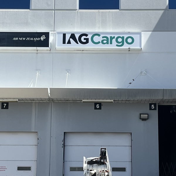 IAG CARGO Illuminated Box Sign