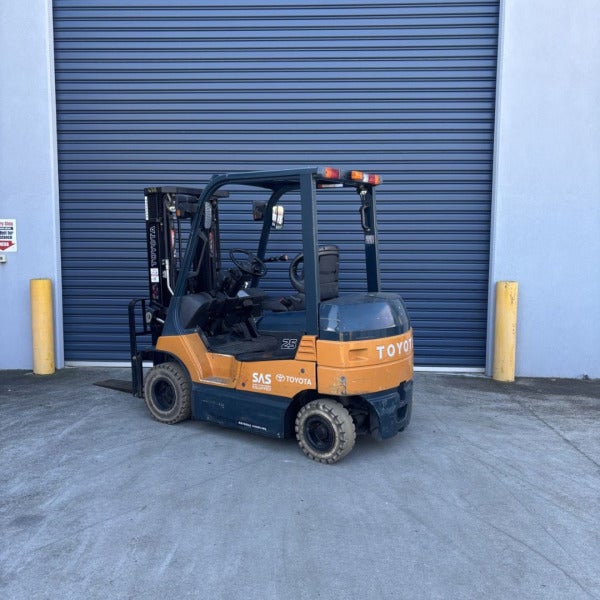 Used Toyota Electric Forklift #W305