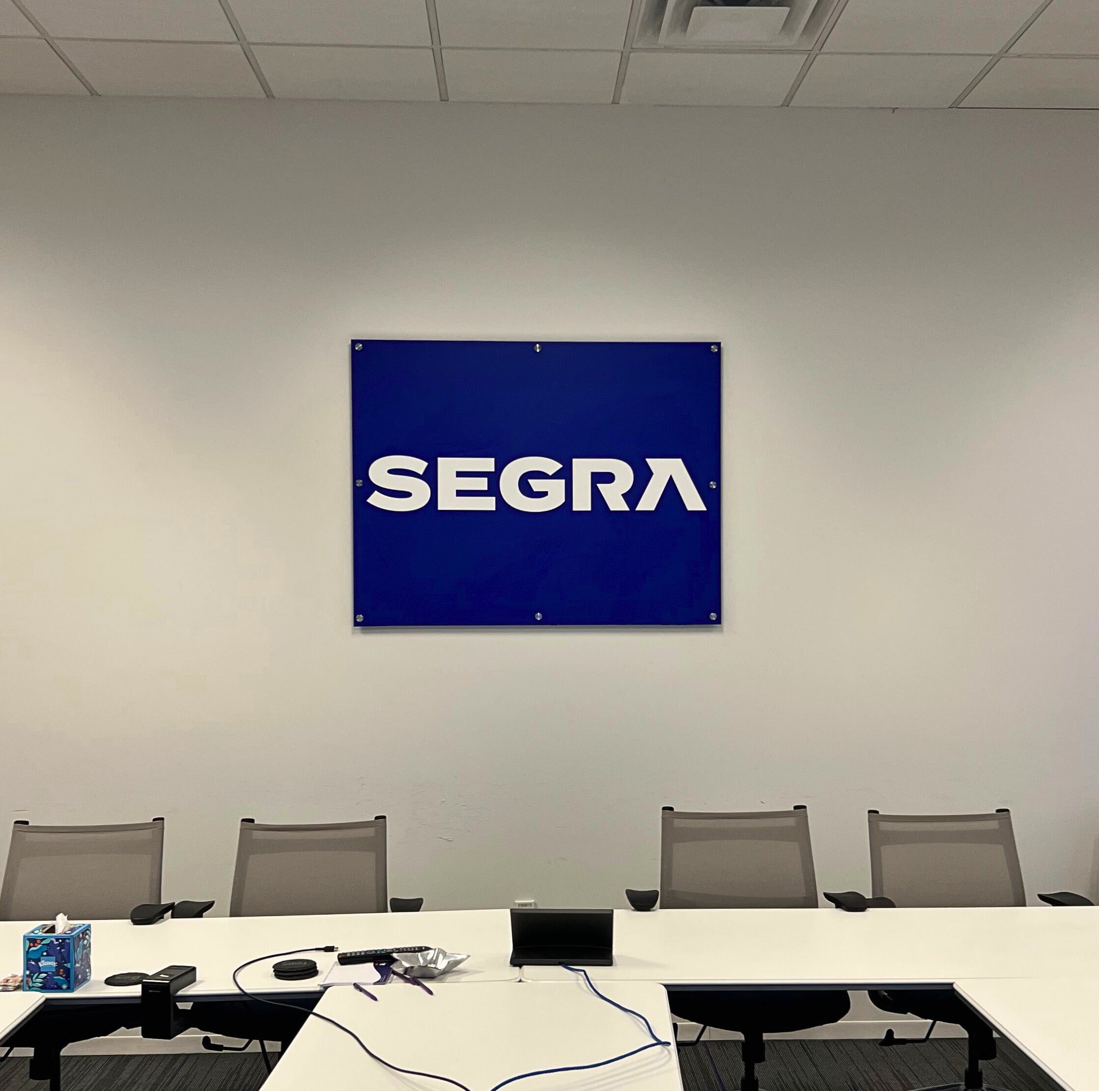 Why Acrylic Signs Are a Customer Favorite