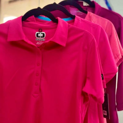 https://cdn.gorilladash.com/images/media/17830472/fully-promoted-usa-breast-cancer-awareness-polo-square-6891356f66ed6.jpg?auto=webp&crop=1%3A1%2Csmart&width=400