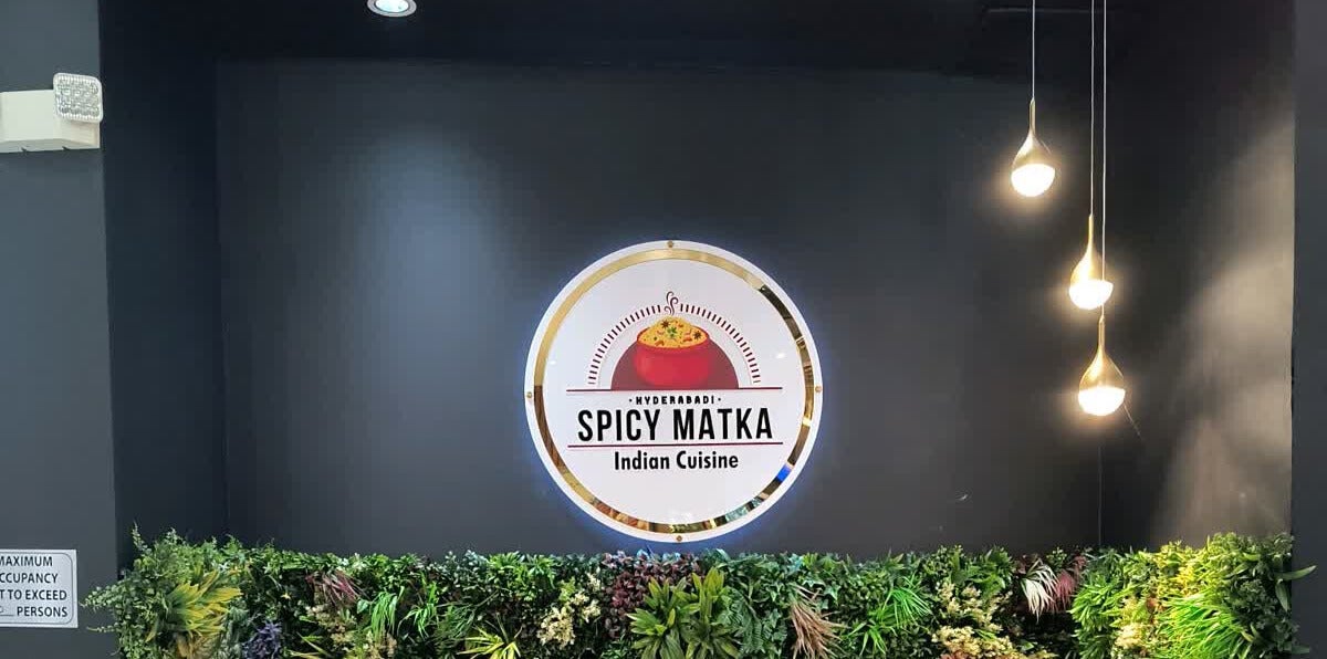 10 Restaurant Sign Ideas That Attract More Customers and Elevate Your Brand