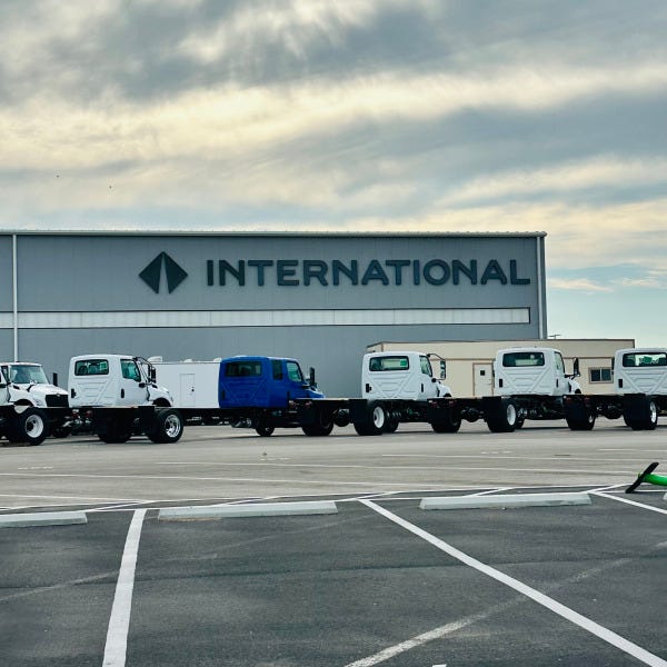 International_Channel Letters_Exterior Signs