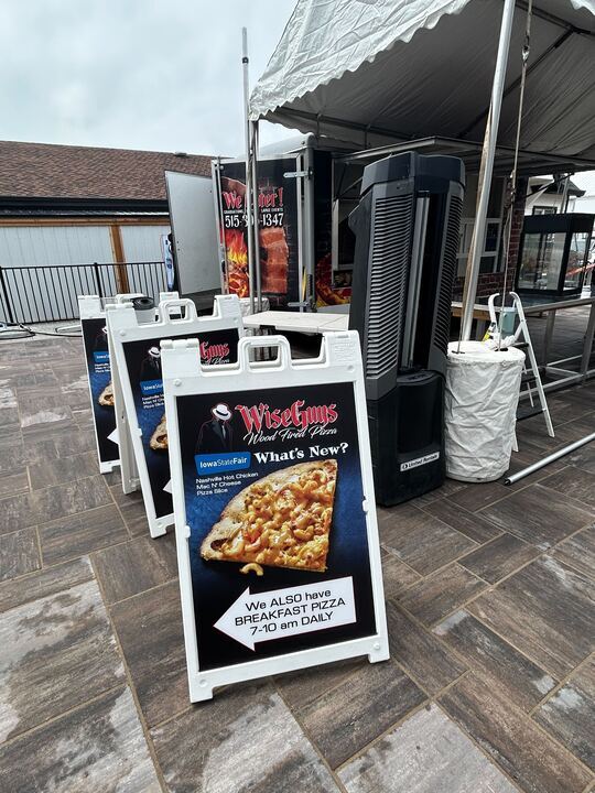 Sidewalk Signs & Curb Signs