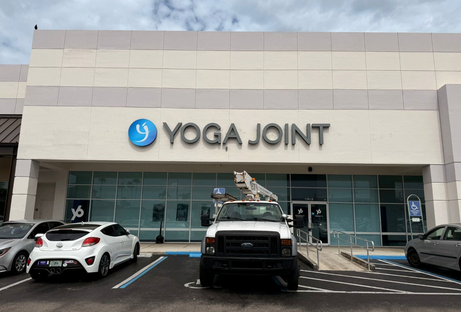 Channel letters, Yoga  Joint