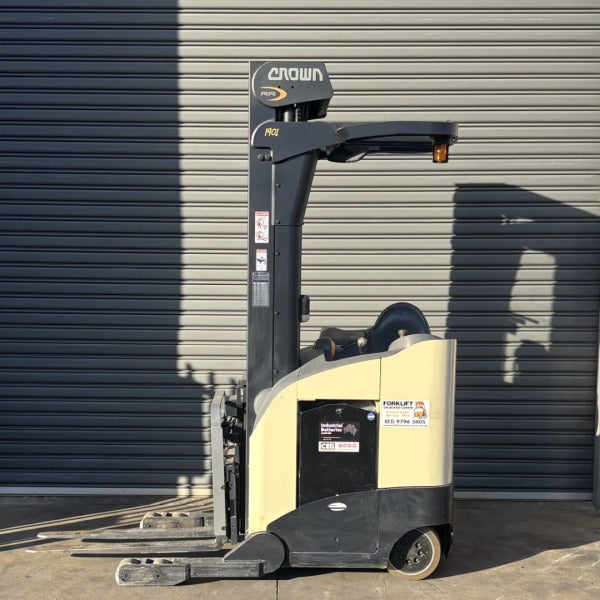 Used Crown Electric Reach Forklift #1901