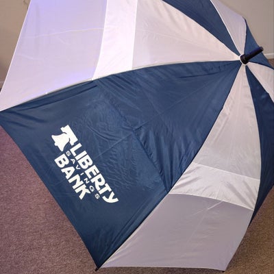 https://cdn.gorilladash.com/images/media/18681782/fully-promoted-usa-lsb-golf-umbrella-square-689e643118e55.jpg?auto=webp&crop=1%3A1%2Csmart&width=400