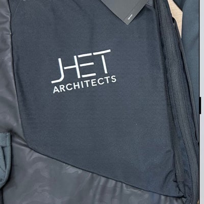 https://cdn.gorilladash.com/images/media/18711881/fully-promoted-usa-backpack-square-68a347870d96b.jpg?auto=webp&crop=1%3A1%2Csmart&width=400