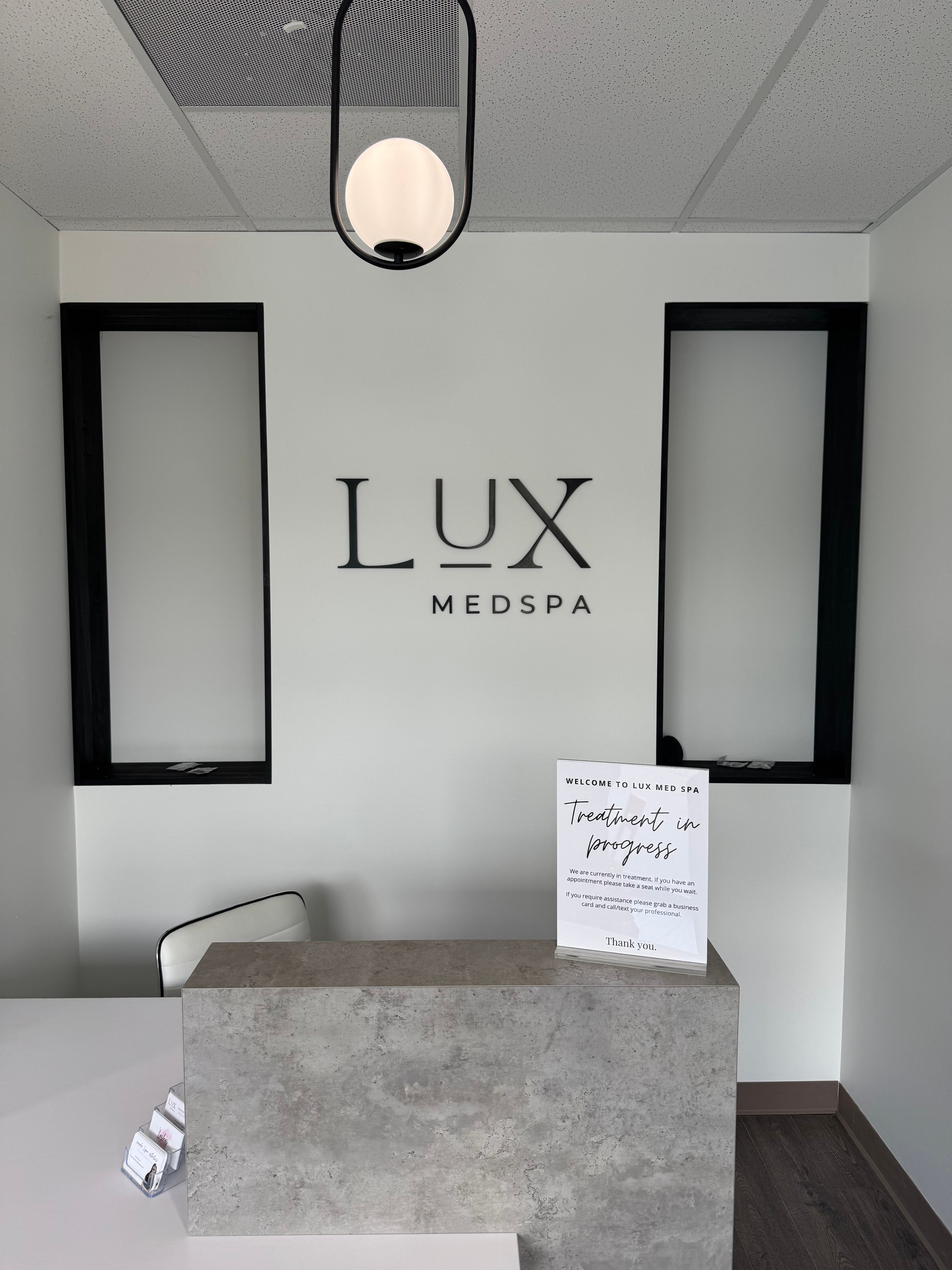 Dimensional letters for business