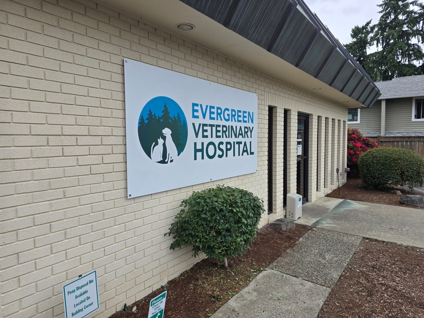 Freshen Your Brand Fast: Smart Signage Tips for Small Businesses - Evergreen Vet Hospital, Kirkland, WA